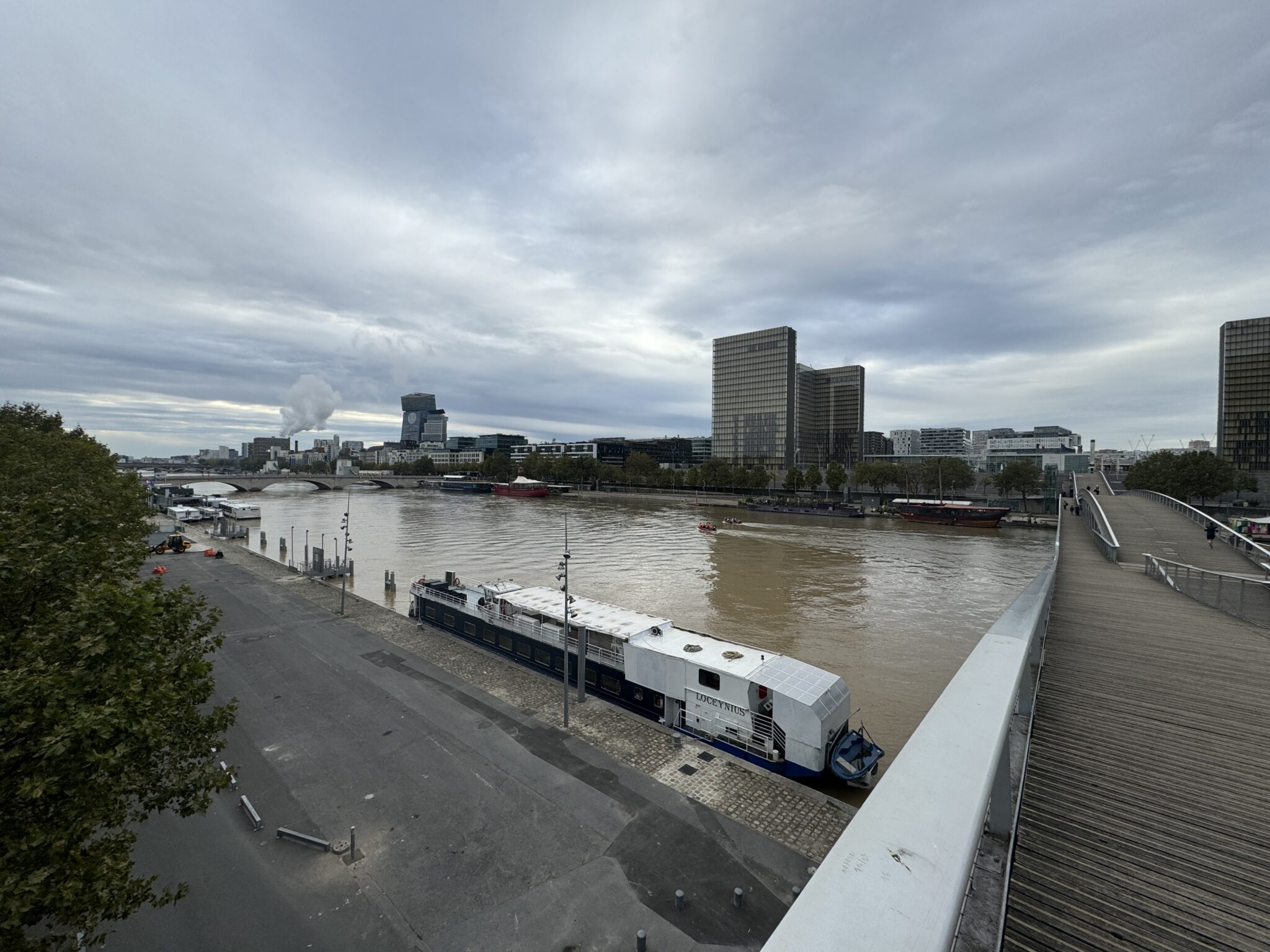 Всё, что нужно знать украинцу, чтобы выгодно продать автомобиль во Франции с родной регистрацией &mdash; кто покупает, как оформить, сколько можно выручить и как избежать проблем с таможней и полицией.