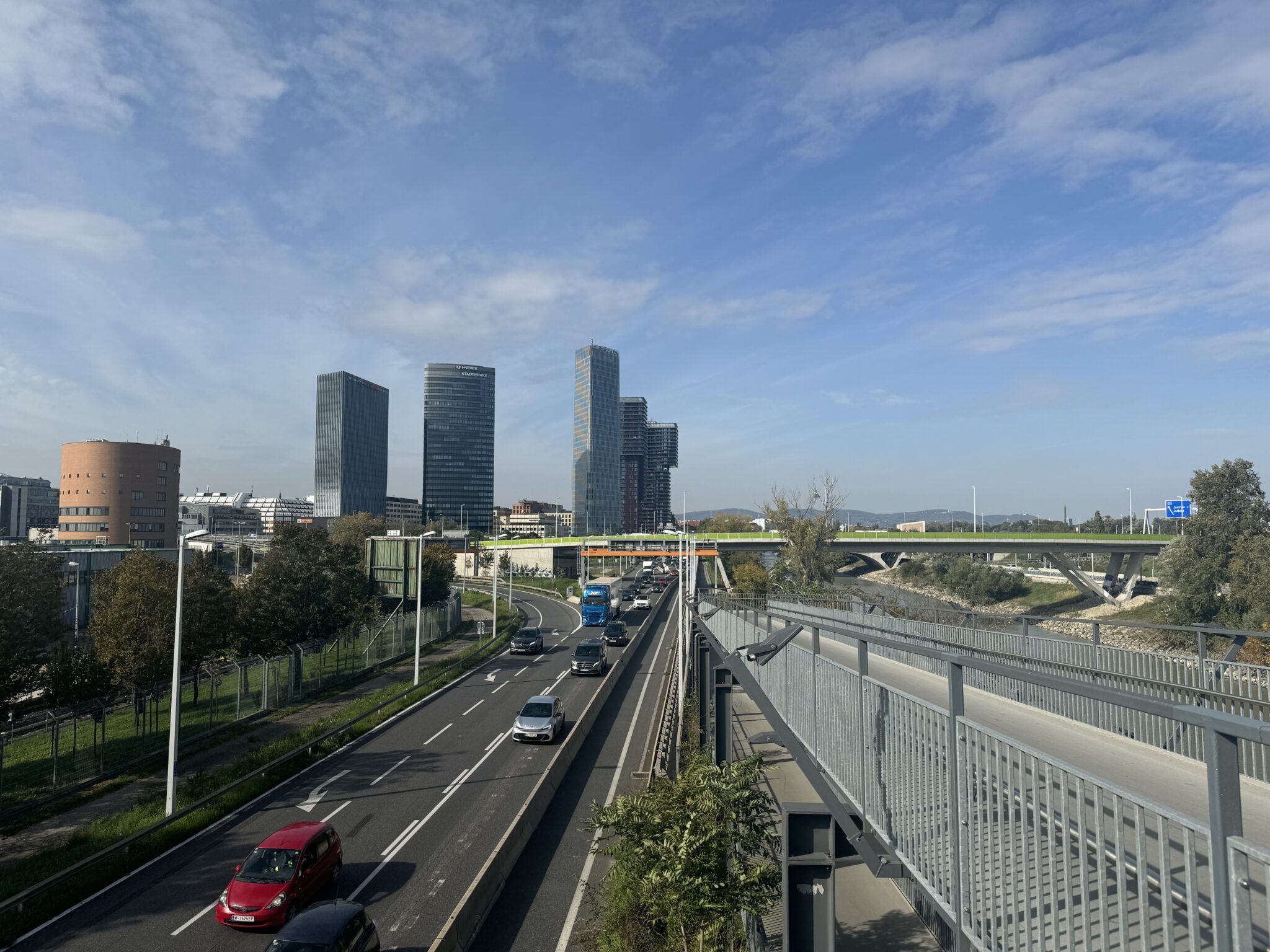 Быстрое решение для украинцев в Австрии: продайте свой автомобиль на украинской регистрации через сервис ShopAvto и избавьтесь от простоев, лишних затрат и рисков, получив честную цену и надежного покупателя уже сегодня. Устали искать покупателя на авто с украинскими номерами в Австрии? ShopAvto сделает это за вас: оценка, выезд, договор, деньги — всё просто и понятно, на родном языке, с гарантией и полной поддержкой на каждом этапе сделки.