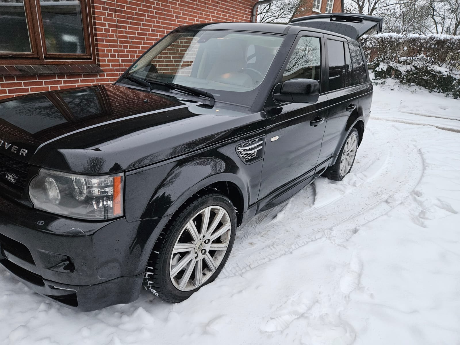 Продать Ленд Ровер срочно? Оценка и выкуп за один день!